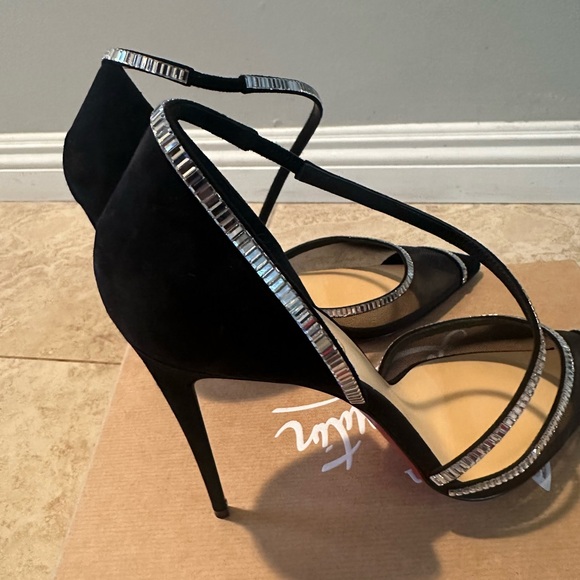 Louboutin heels - Picture 10 of 11